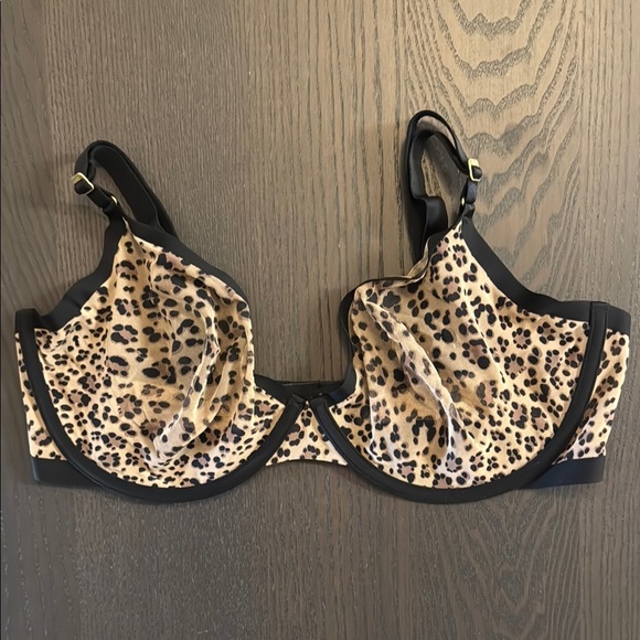 CUUP Plunge Bra Set in Leopard Print - Picture 8 of 12